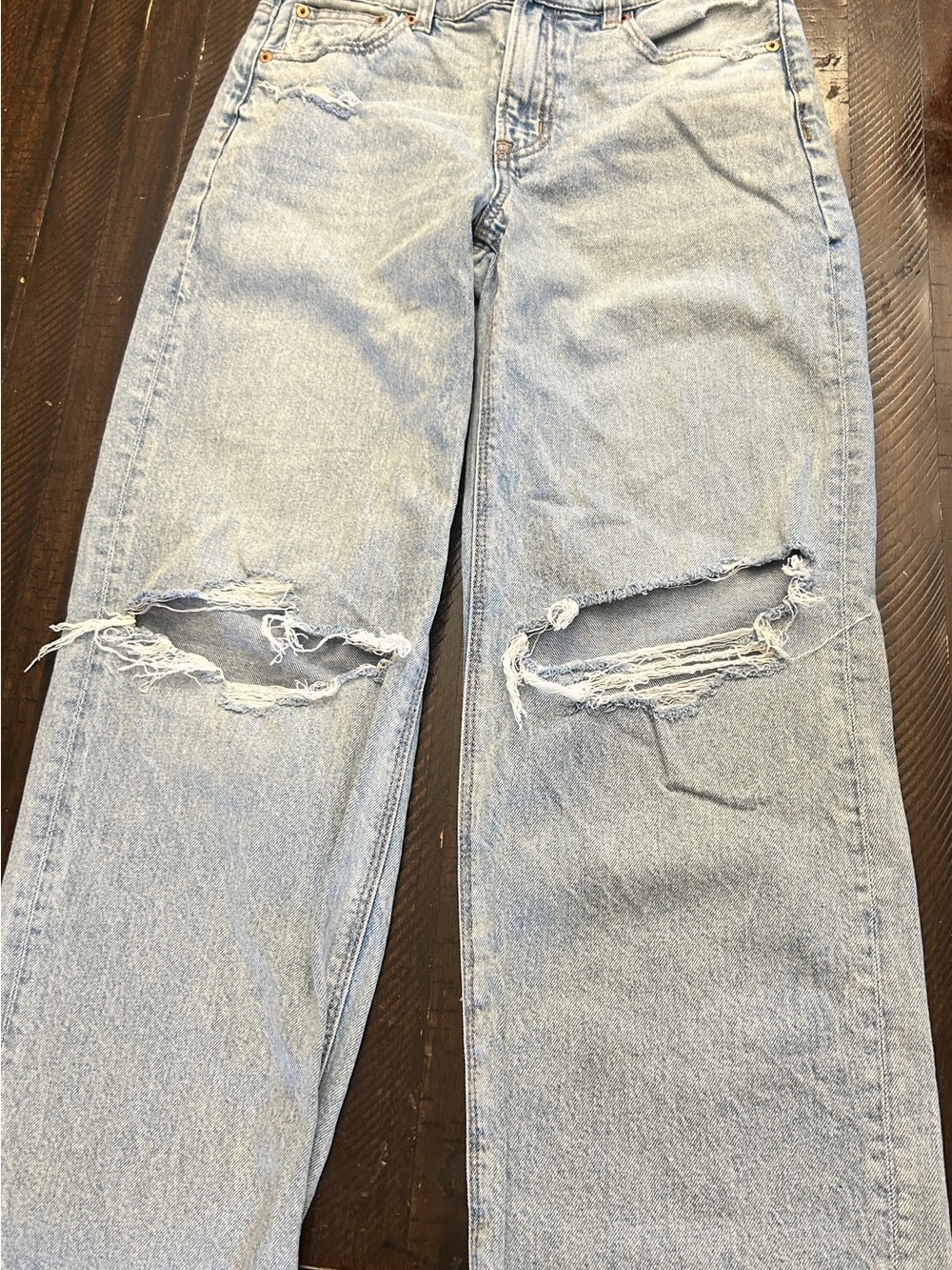 American Eagle Outfitters Light Wash Straight Leg Jeans with Knee Rips